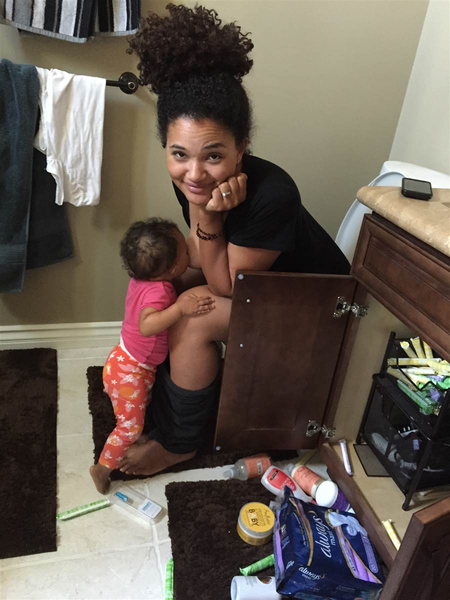 Mother Elisha Wilson Beach breastfeeding baby on toilet Instagram contraversy #momtruth